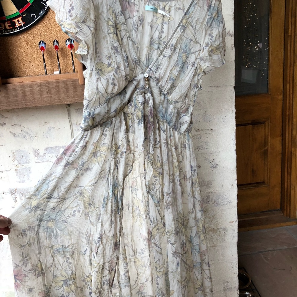 Cute floral Urban Outfitters Duster size M!